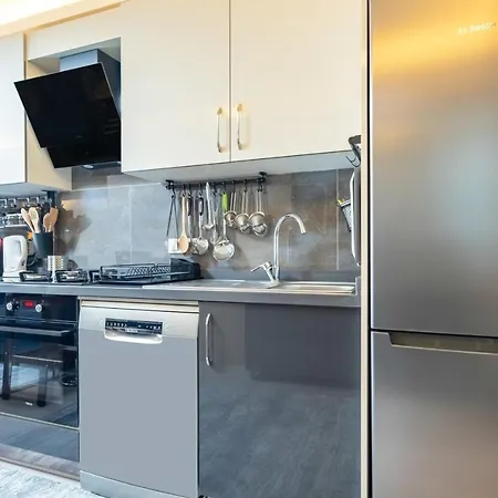 Lovely And Central Flat Near Ciragan Palace In Yildiz Besiktas * Стамбул